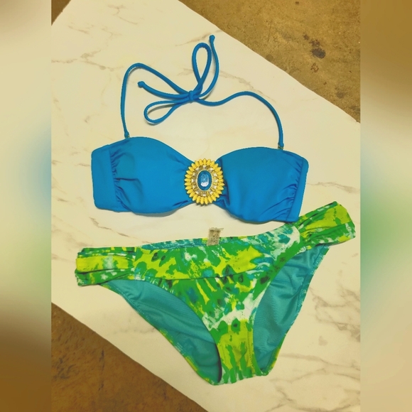 Victoria's Secret Blue and Green Bikini Set With Turquoise Inspired Jewel Small - Picture 1 of 11